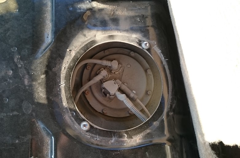 Замена топливного насоса Тойота Ленд Крузер в сети грамотных автосервисов